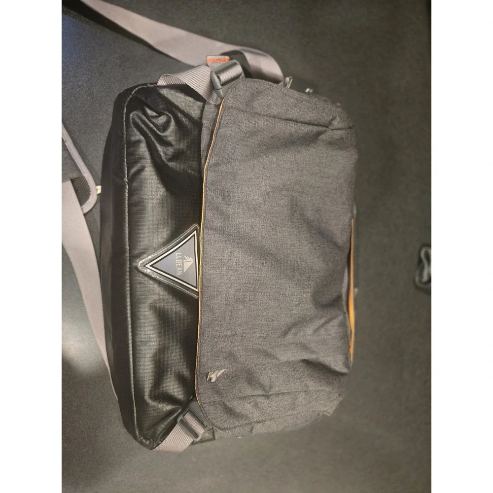 L.L.Bean Laptop Messenger‎ Bag Gray Commuter Rain Cover LED Light Shoulder Bag